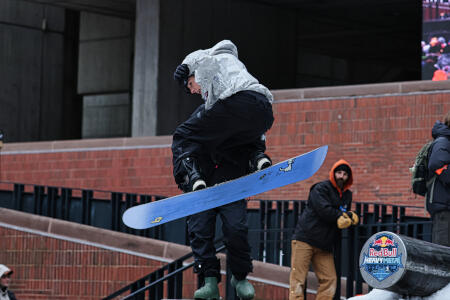 Red Bull Heavy Metal Snowboard 2026 09