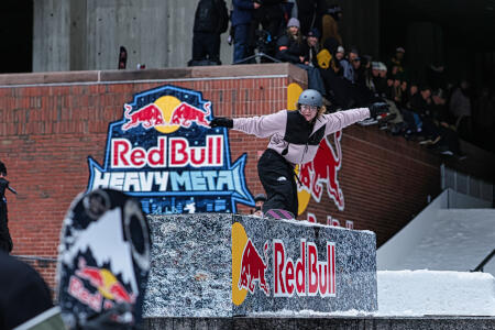 Red Bull Heavy Metal Snowboard 2026 11