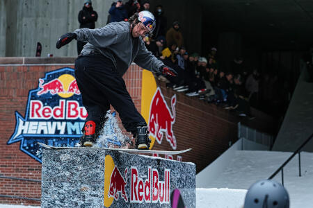 Red Bull Heavy Metal Snowboard 2026 12