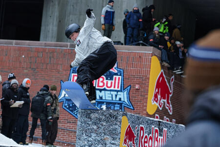 Red Bull Heavy Metal Snowboard 2026 13