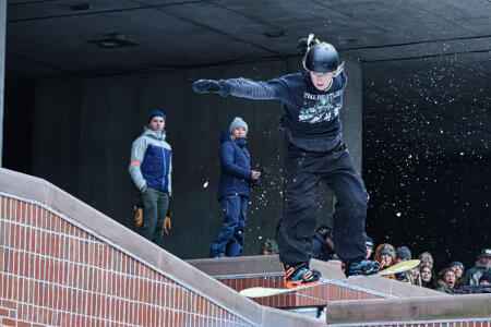 Red Bull Heavy Metal Snowboard 2026 14